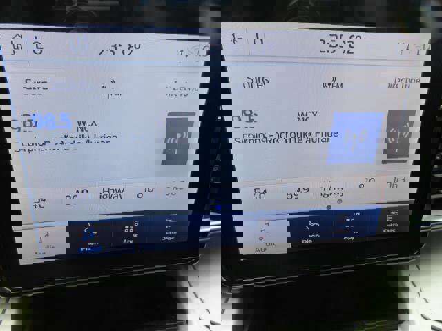 Certified 2022 Ford Explorer XLT w/ Equipment Group 202A image 15