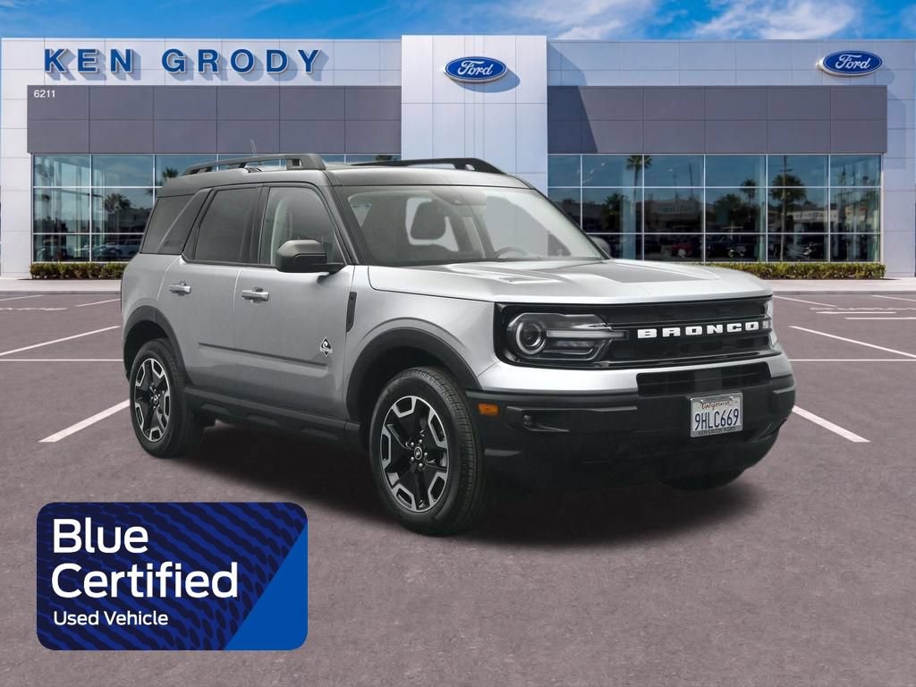 Certified 2023 Ford Bronco Sport Outer Banks w/ Tech Package AWD/4WD image 1
