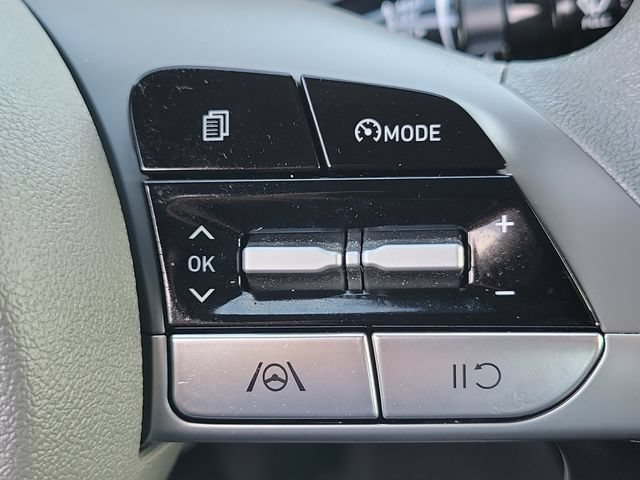 Used 2023 Hyundai Elantra SEL FWD image 9