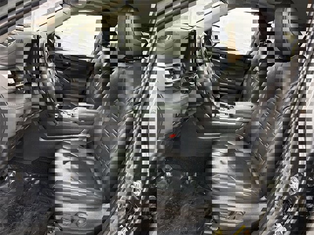 Used 2024 Toyota Highlander LE image 3