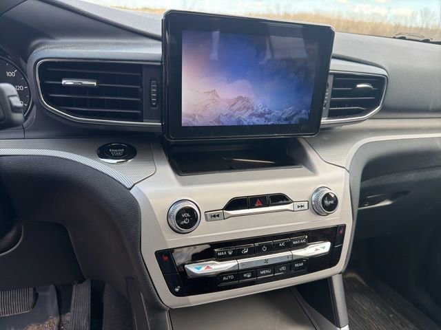 Certified 2024 Ford Explorer XLT w/ Equipment Group 202A image 6