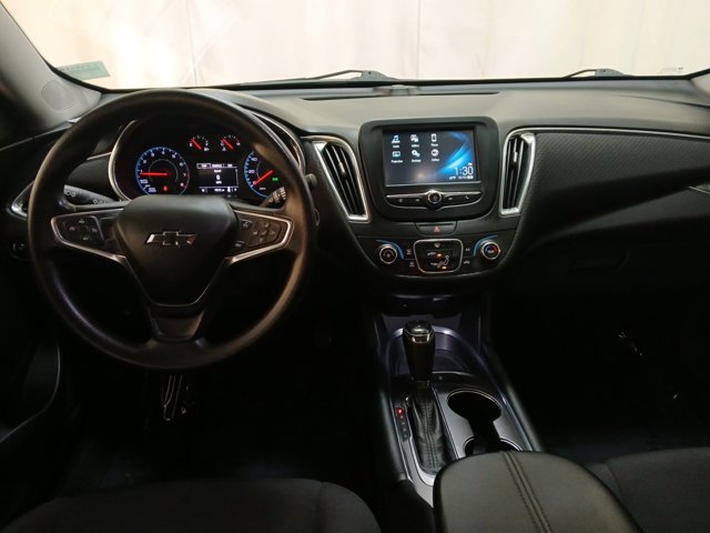 Used 2018 Chevrolet Malibu LT image 9