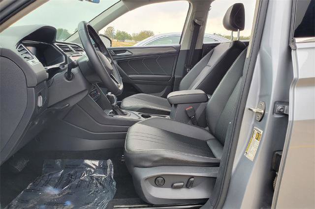 Used 2023 Volkswagen Tiguan SE image 9