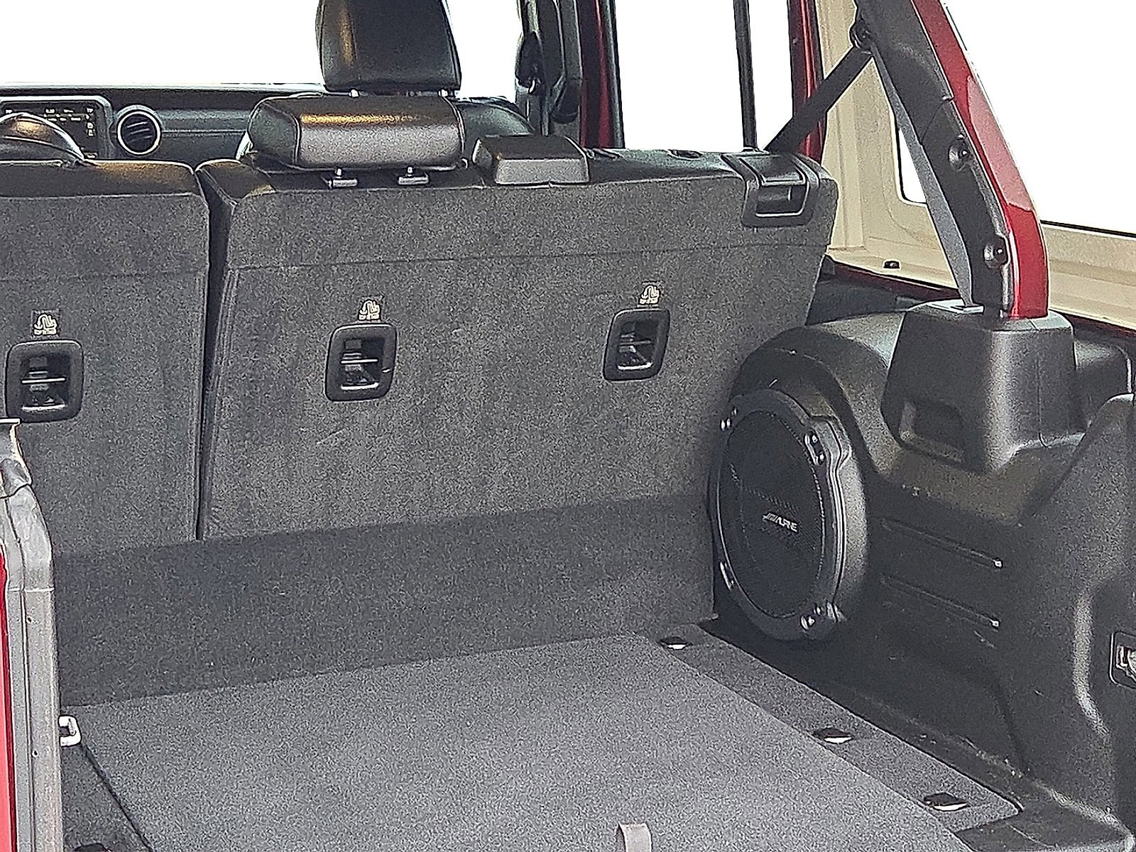 Used 2022 Jeep Wrangler Unlimited Sahara w/ Cold Weather Group image 8