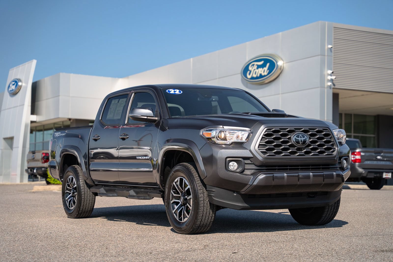 Used 2022 Toyota Tacoma TRD Sport w/ Technology Package RWD video 1