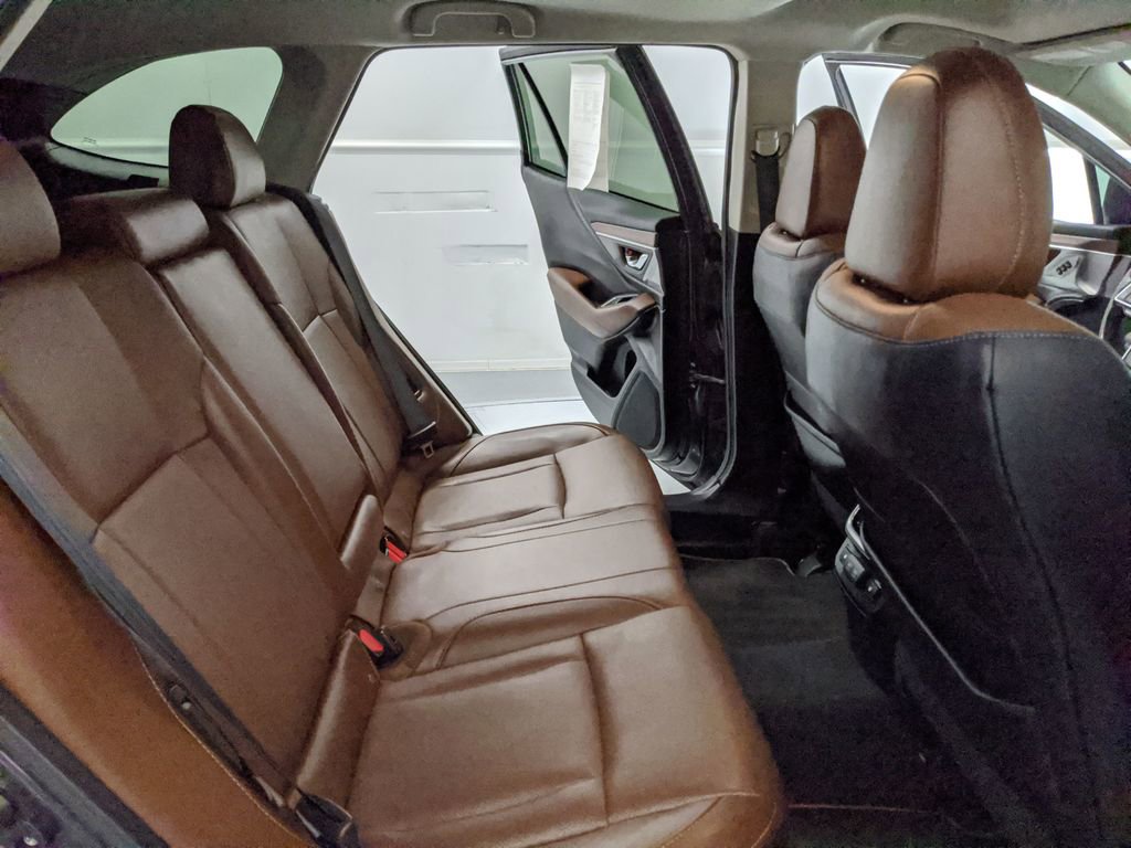 Used 2020 Subaru Outback Touring AWD/4WD image 19