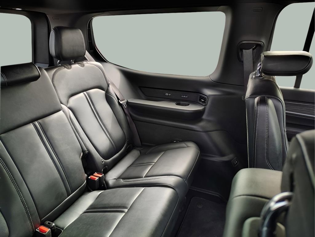 Used 2022 Jeep Wagoneer Series III w/ Flexible Seating Group image 31