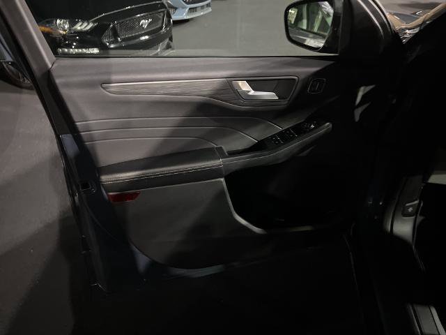 Certified 2023 Ford Escape Platinum w/ Premium Technology Package image 24