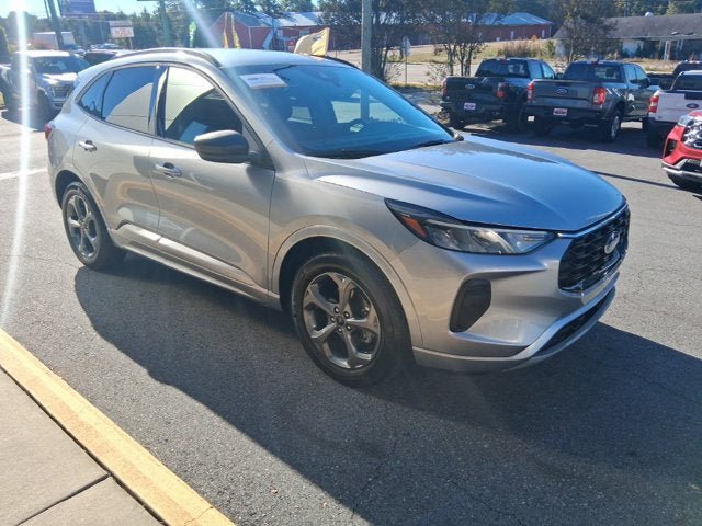 Certified 2024 Ford Escape ST-Line w/ Cold Weather Package FWD image 4