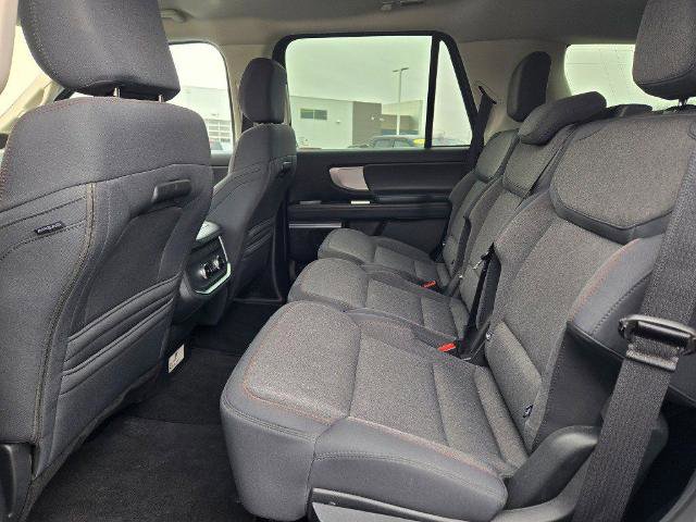 Certified 2025 Ford Expedition Active AWD/4WD image 23