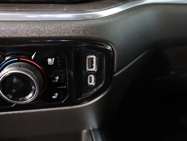 Used 2024 Chevrolet Silverado 1500 LTZ AWD/4WD image 28