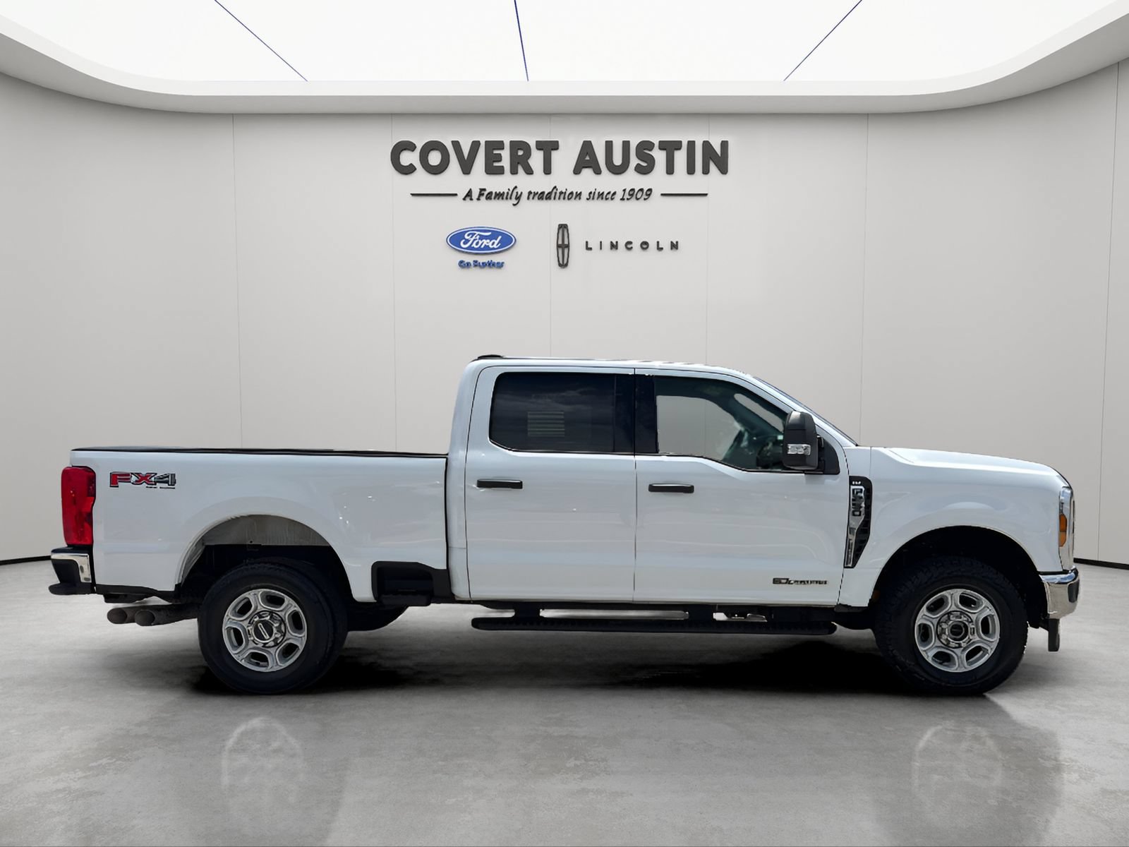 Certified 2025 Ford F250 XLT w/ FX4 Off-Road Package AWD/4WD image 6