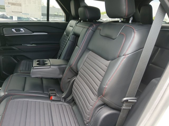 Certified 2025 Ford Explorer ST-Line w/ Premium Package AWD/4WD image 24