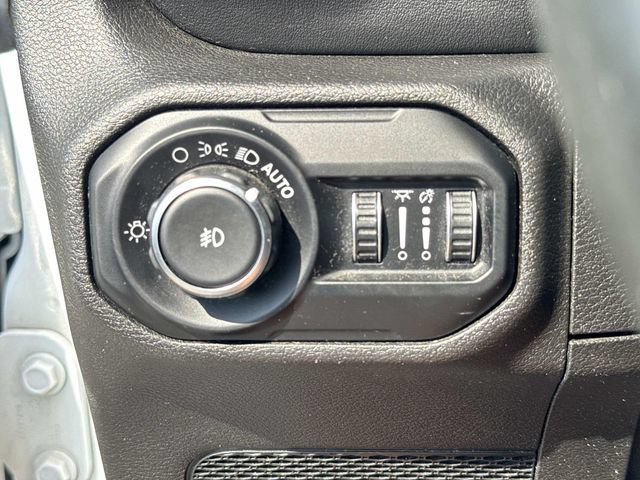 Used 2019 Jeep Wrangler Unlimited Sahara w/ Cold Weather Group AWD/4WD image 20