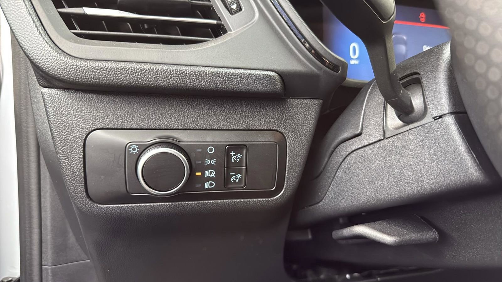 Certified 2025 Ford Escape ST-Line image 18