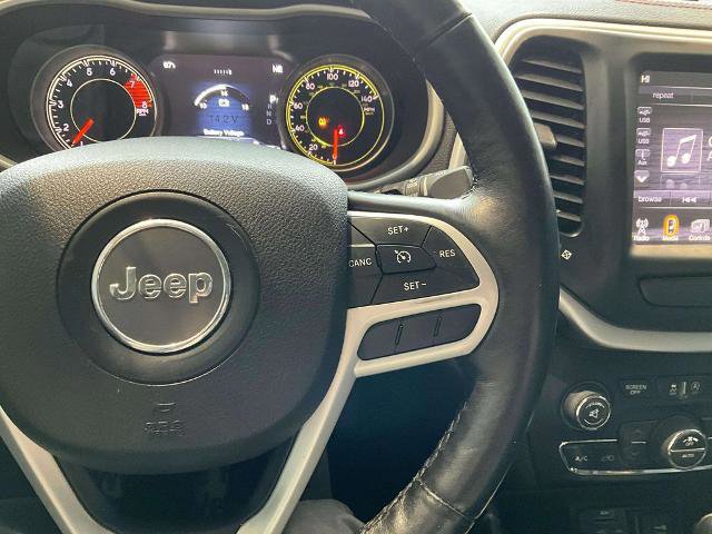 Used 2017 Jeep Cherokee Trailhawk w/ Comfort & Convenience Group image 12