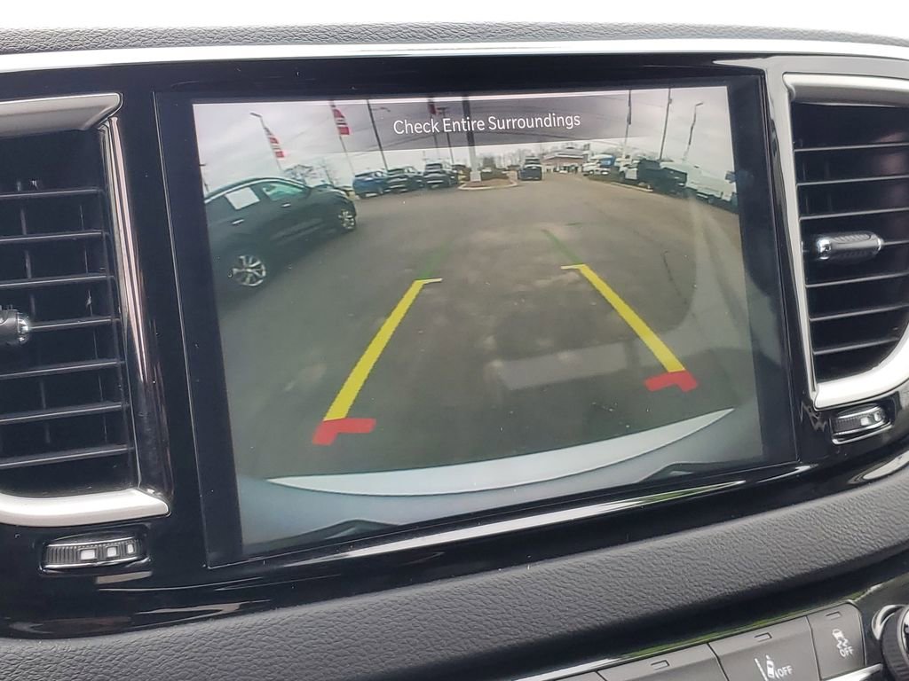 Used 2023 Chrysler Pacifica Touring-L image 20