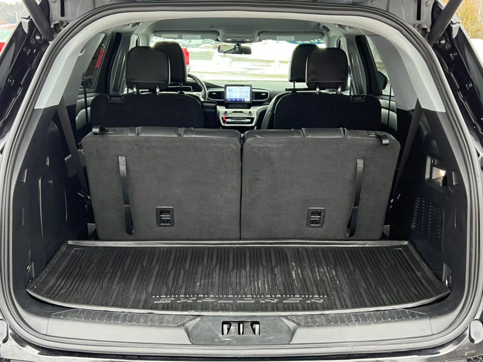 Certified 2022 Ford Explorer XLT w/ Equipment Group 202A image 40