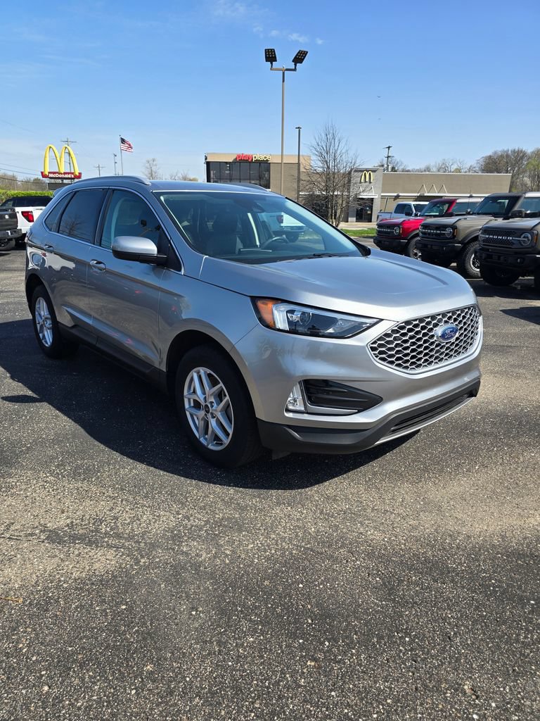 Certified 2024 Ford Edge SEL w/ Convenience Package AWD/4WD image 7