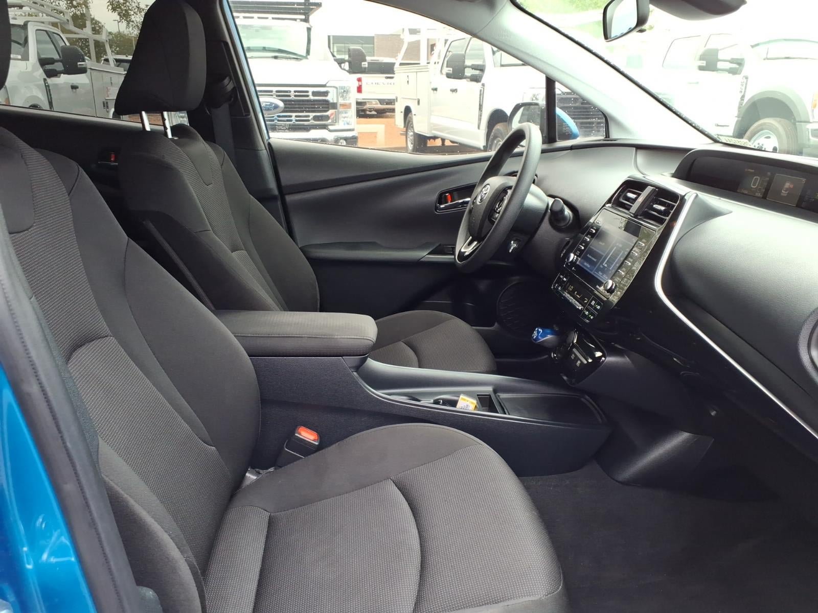 Used 2021 Toyota Prius L Eco FWD image 12