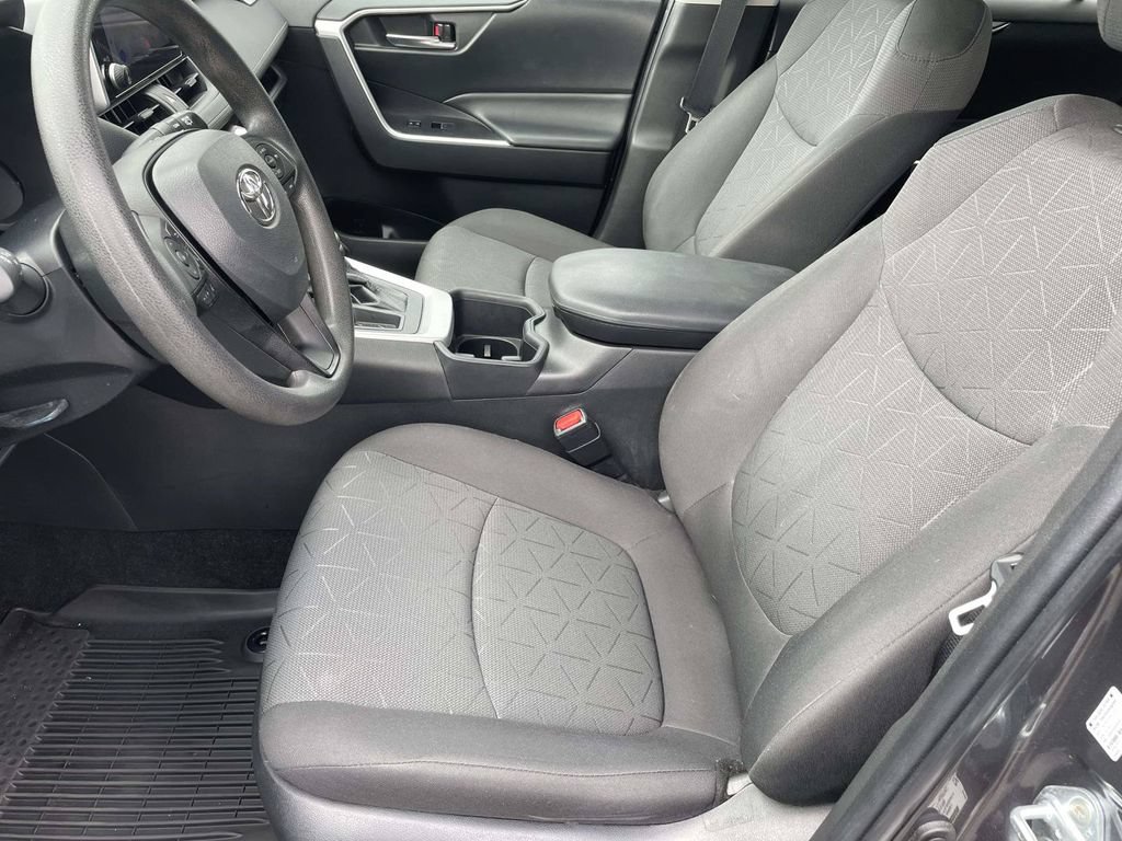 Used 2023 Toyota RAV4 XLE w/ Convenience Package FWD image 13