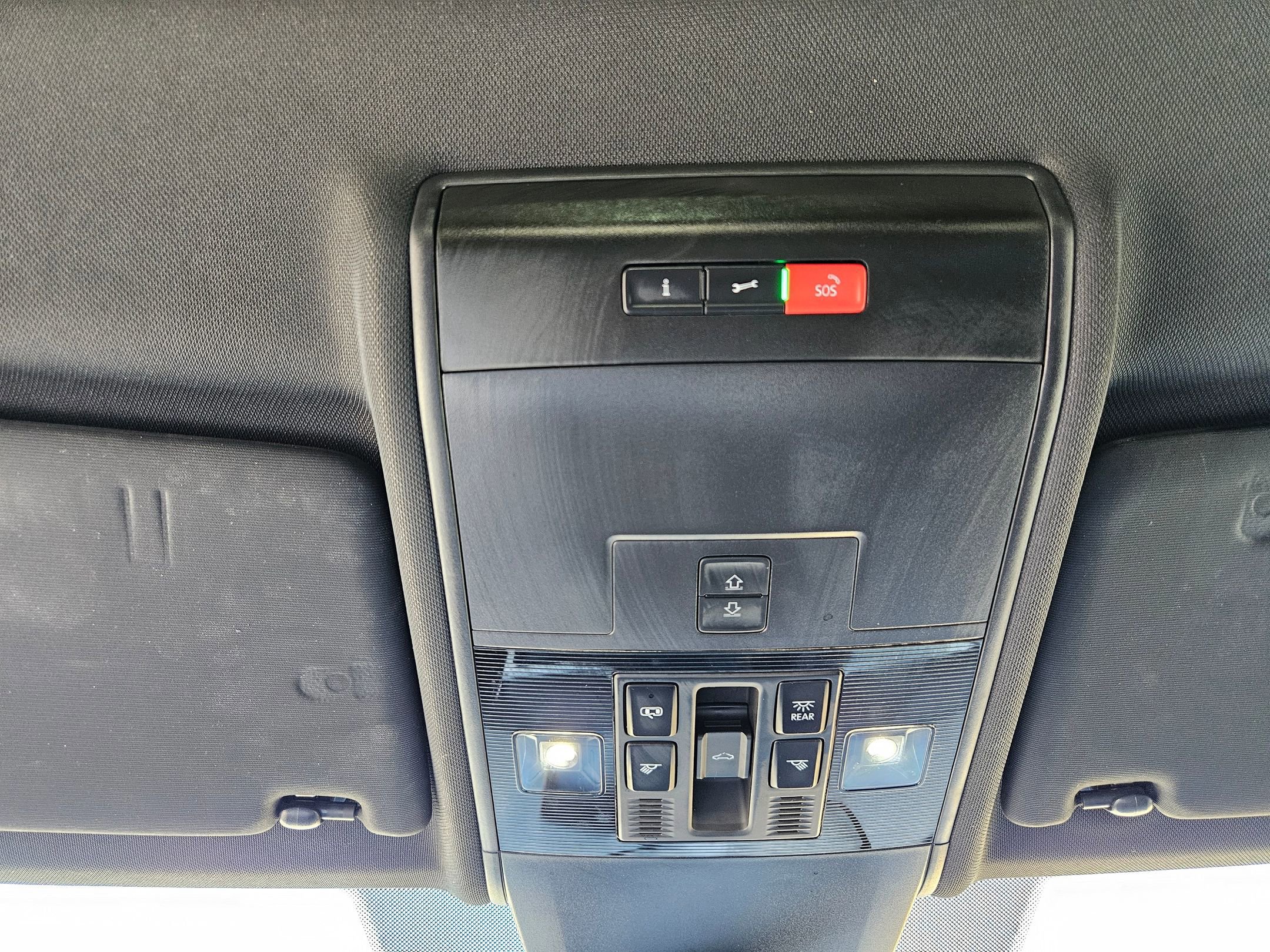 Used 2023 Volkswagen Atlas Cross Sport SEL image 17