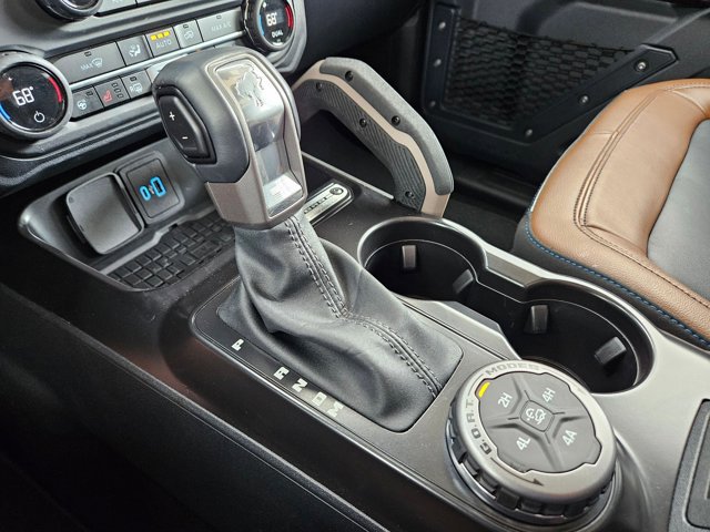 Certified 2024 Ford Bronco Outer Banks w/ Sasquatch Package AWD/4WD image 15