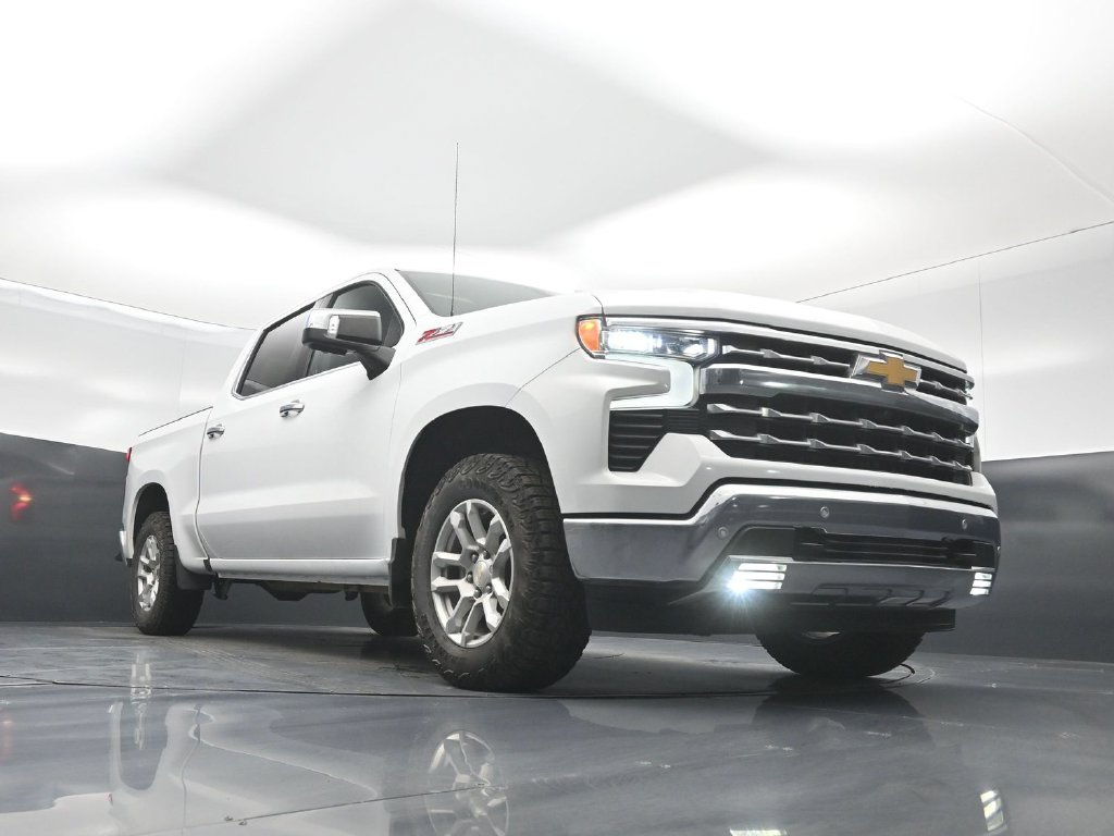 Used 2023 Chevrolet Silverado 1500 LTZ w/ LTZ Convenience Package II AWD/4WD image 46