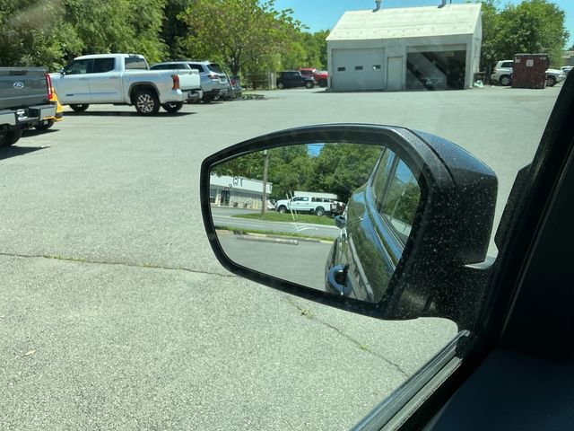 Certified 2017 Ford Escape Titanium FWD image 25