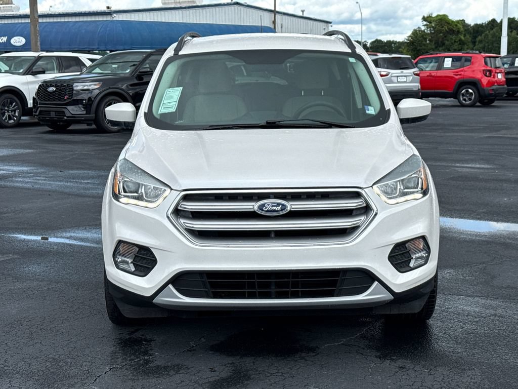 Certified 2017 Ford Escape SE w/ Equipment Group 201A FWD image 2