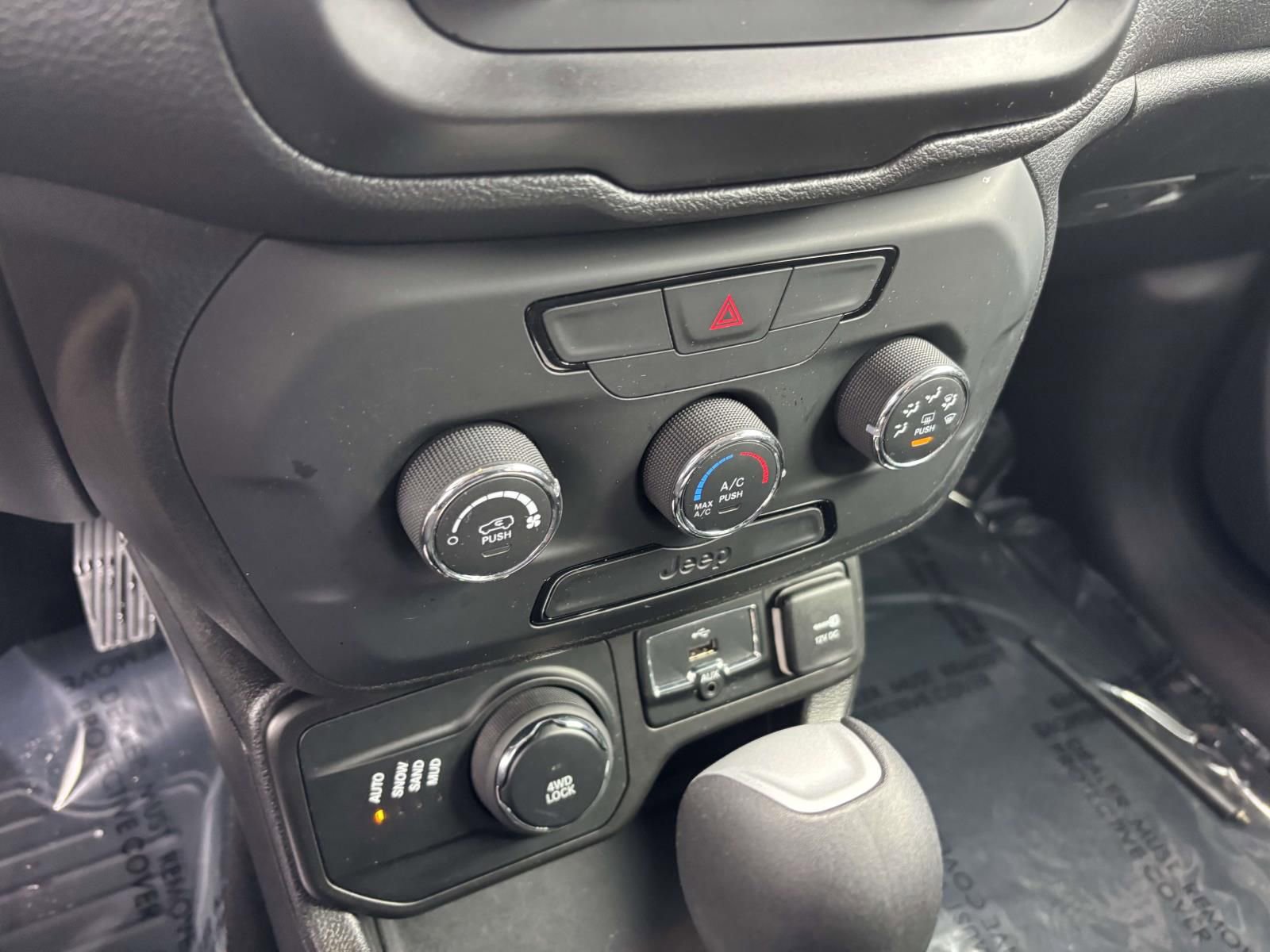 Used 2018 Jeep Renegade Sport w/ Power & Air Group image 23