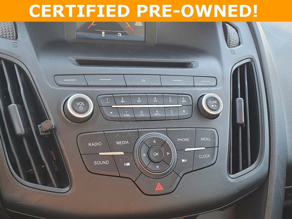 Certified 2016 Ford Focus SE w/ SE Sport Package image 25