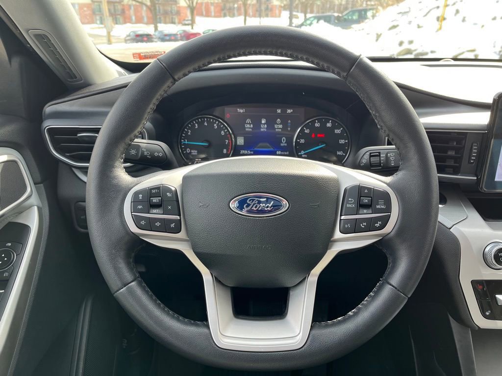Certified 2022 Ford Explorer XLT w/ Equipment Group 202A image 17