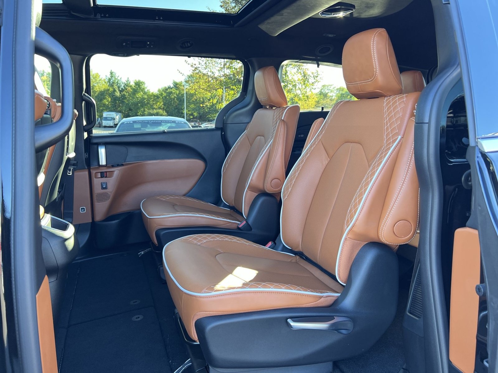 Used 2026 Chrysler Pacifica Pinnacle FWD image 26