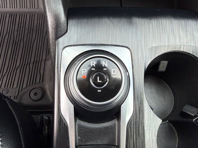 Certified 2022 Ford Escape Titanium w/ Class II Trailer Tow Package image 32