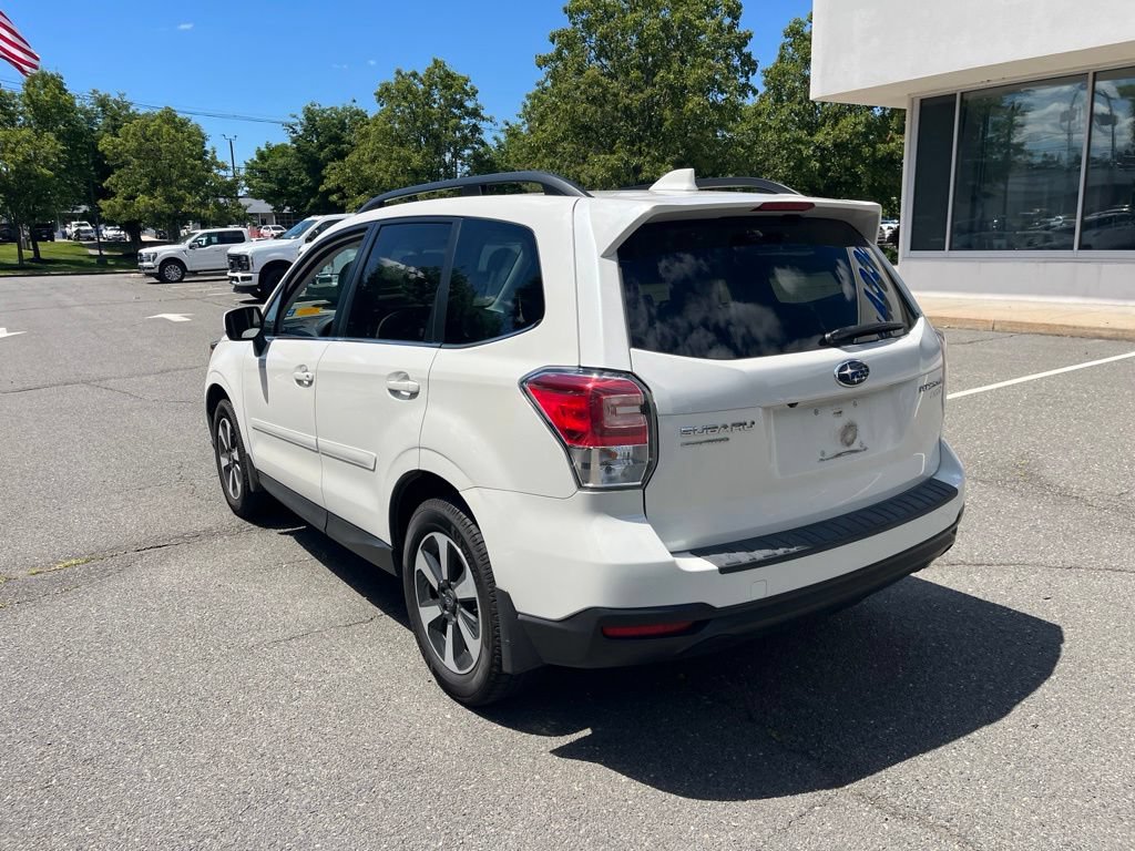 Used 2017 Subaru Forester 2.5i Limited AWD/4WD image 6