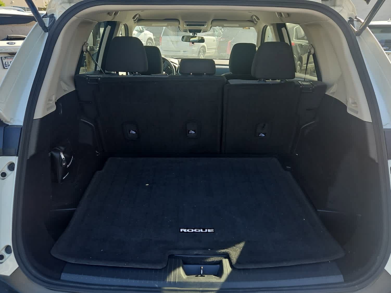 Used 2022 Nissan Rogue SV FWD image 8