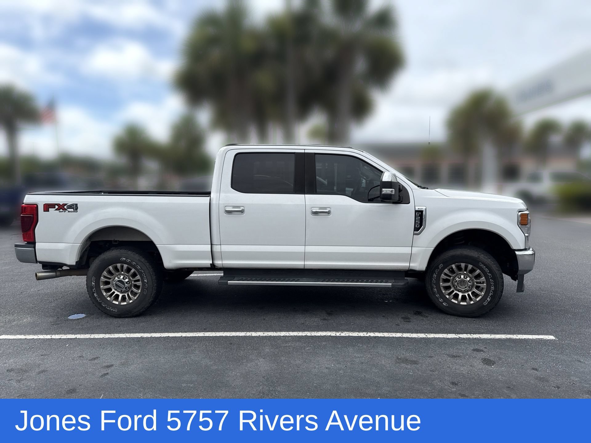 Certified 2020 Ford F250 XLT w/ XLT Premium Package AWD/4WD image 3