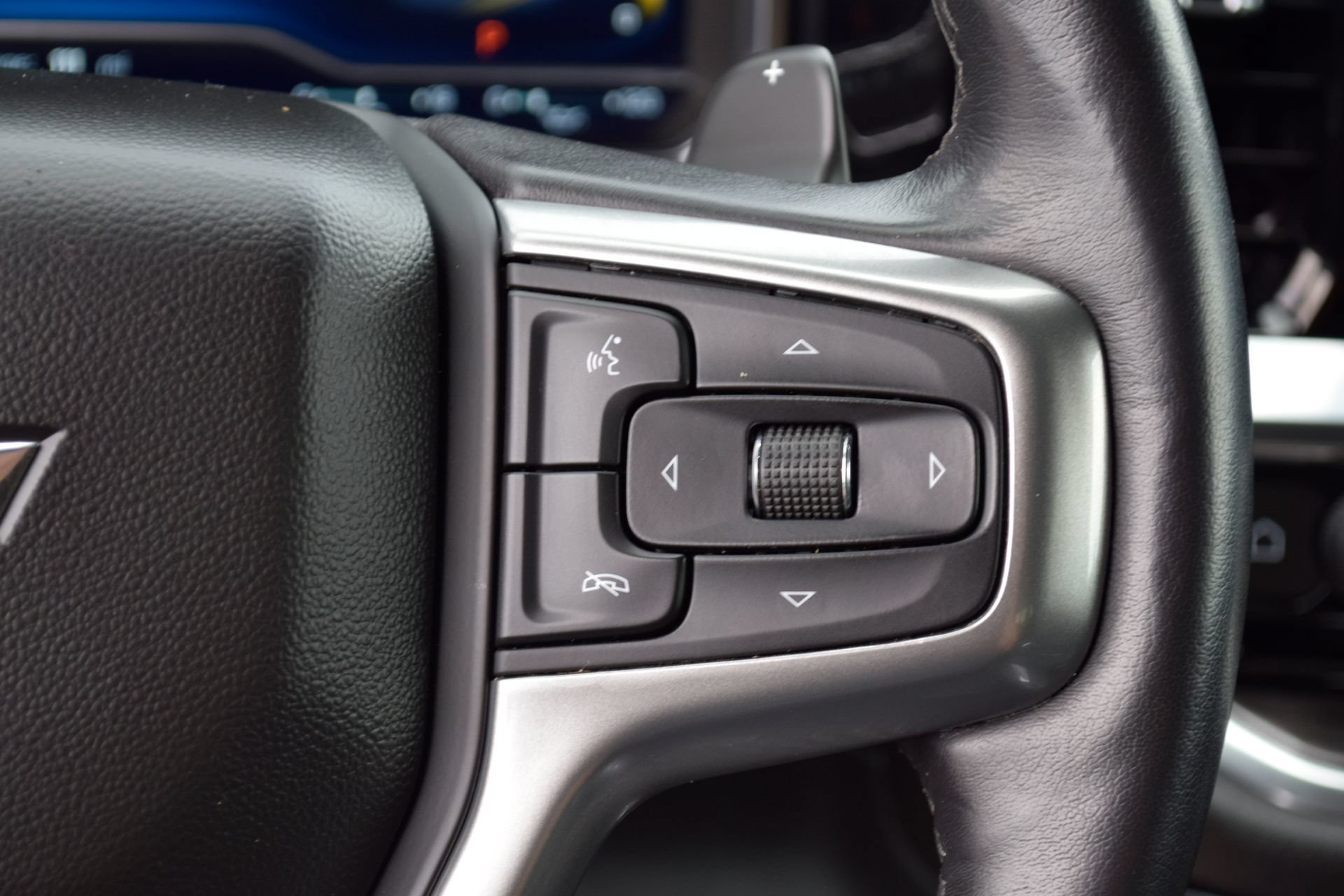 Used 2022 Chevrolet Silverado 1500 LTZ w/ LTZ Premium Package AWD/4WD image 7