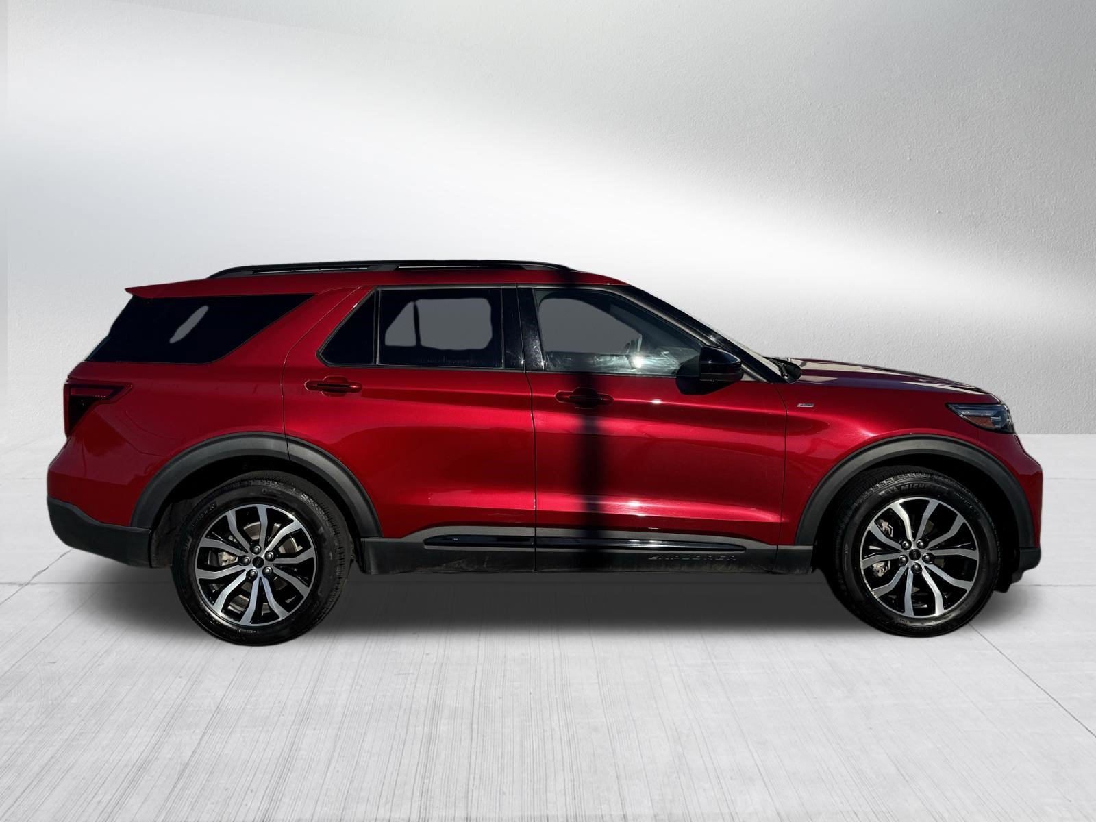 Certified 2022 Ford Explorer ST-Line w/ Class IV Trailer Tow Package AWD/4WD image 8