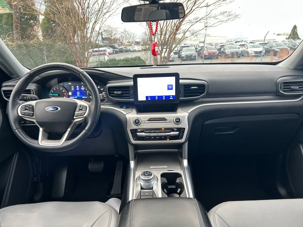 Certified 2021 Ford Explorer XLT w/ Equipment Group 202A image 14