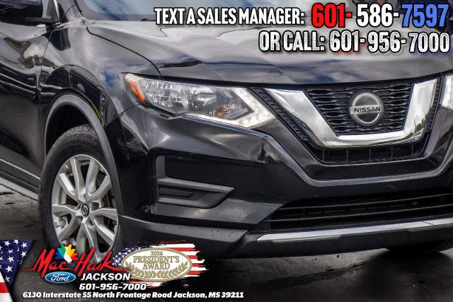 Used 2020 Nissan Rogue SV FWD image 2