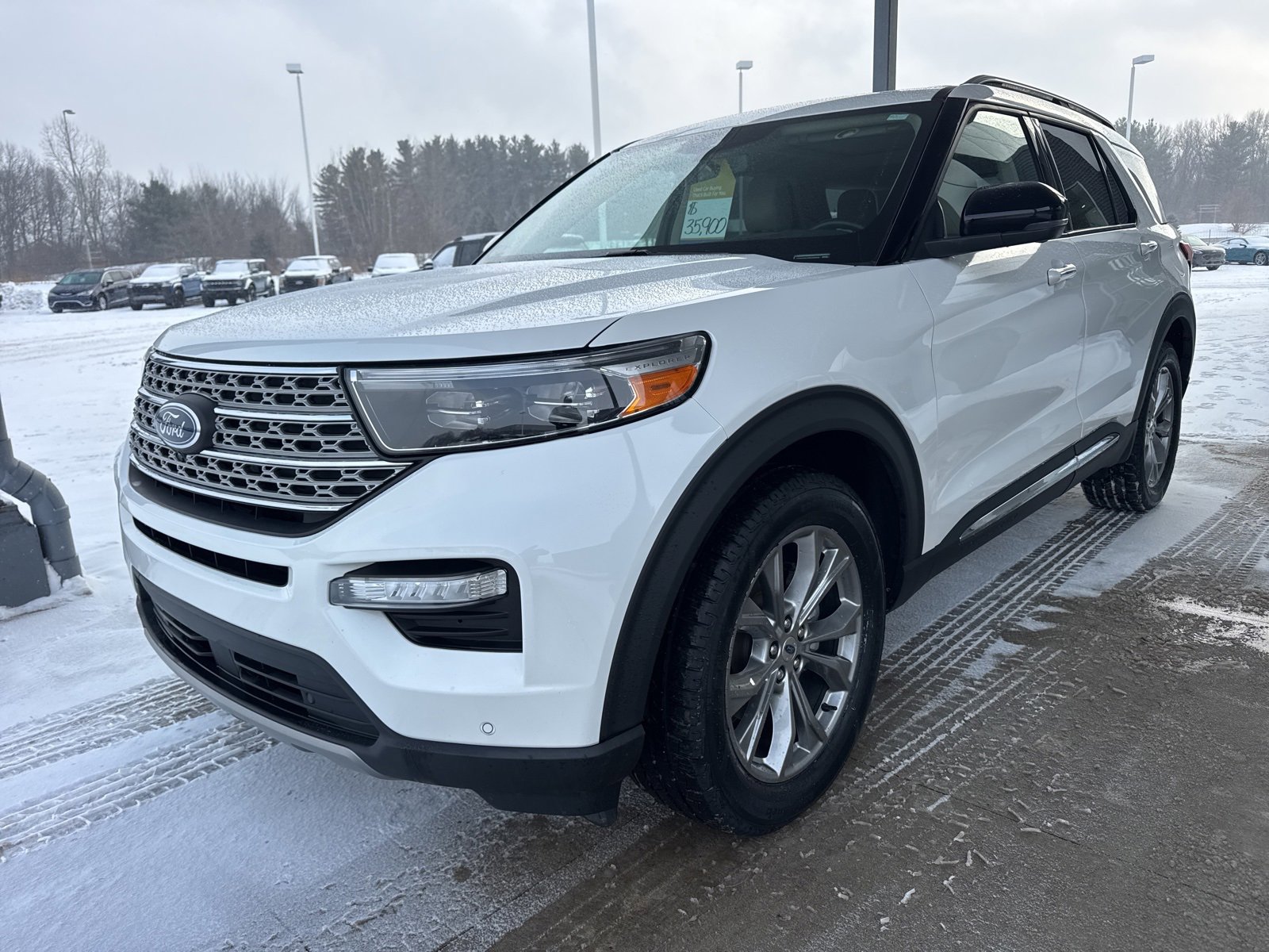 Certified 2023 Ford Explorer Limited w/ Equipment Group 301A image 3