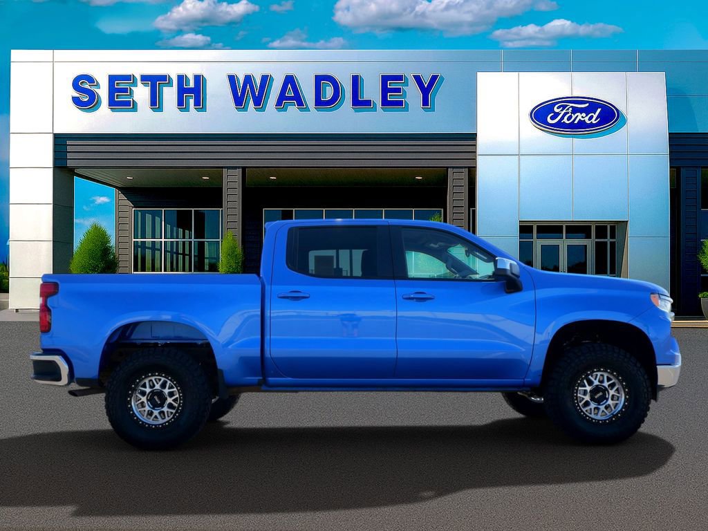 Used 2025 Chevrolet Silverado 1500 LT AWD/4WD image 3