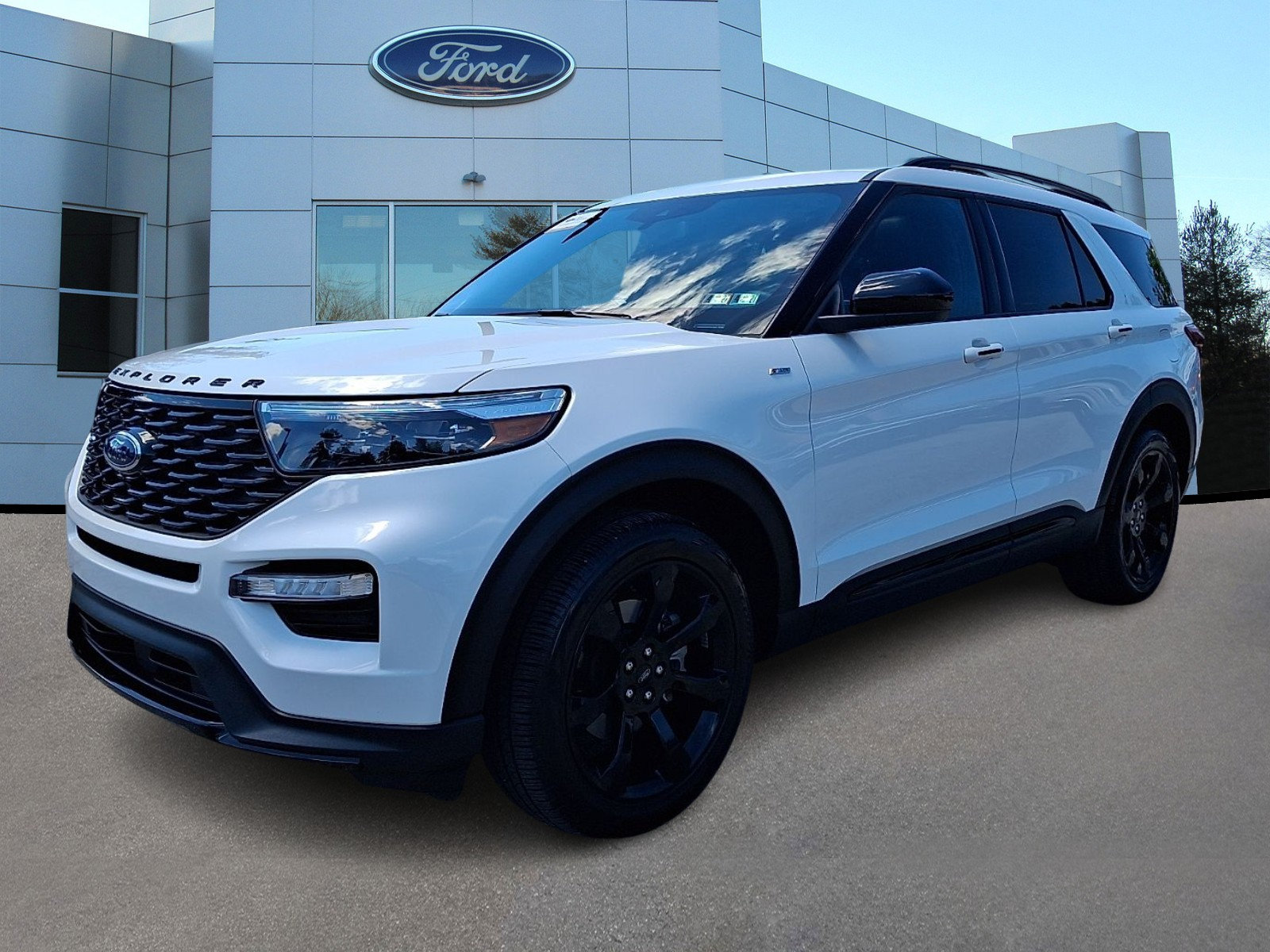 Certified 2024 Ford Explorer ST-Line w/ Class IV Trailer Tow Package AWD/4WD image 4