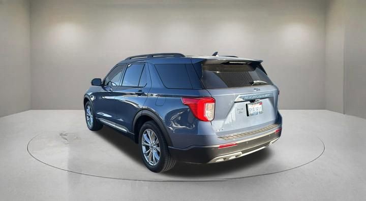 Certified 2021 Ford Explorer XLT w/ Equipment Group 202A RWD image 4