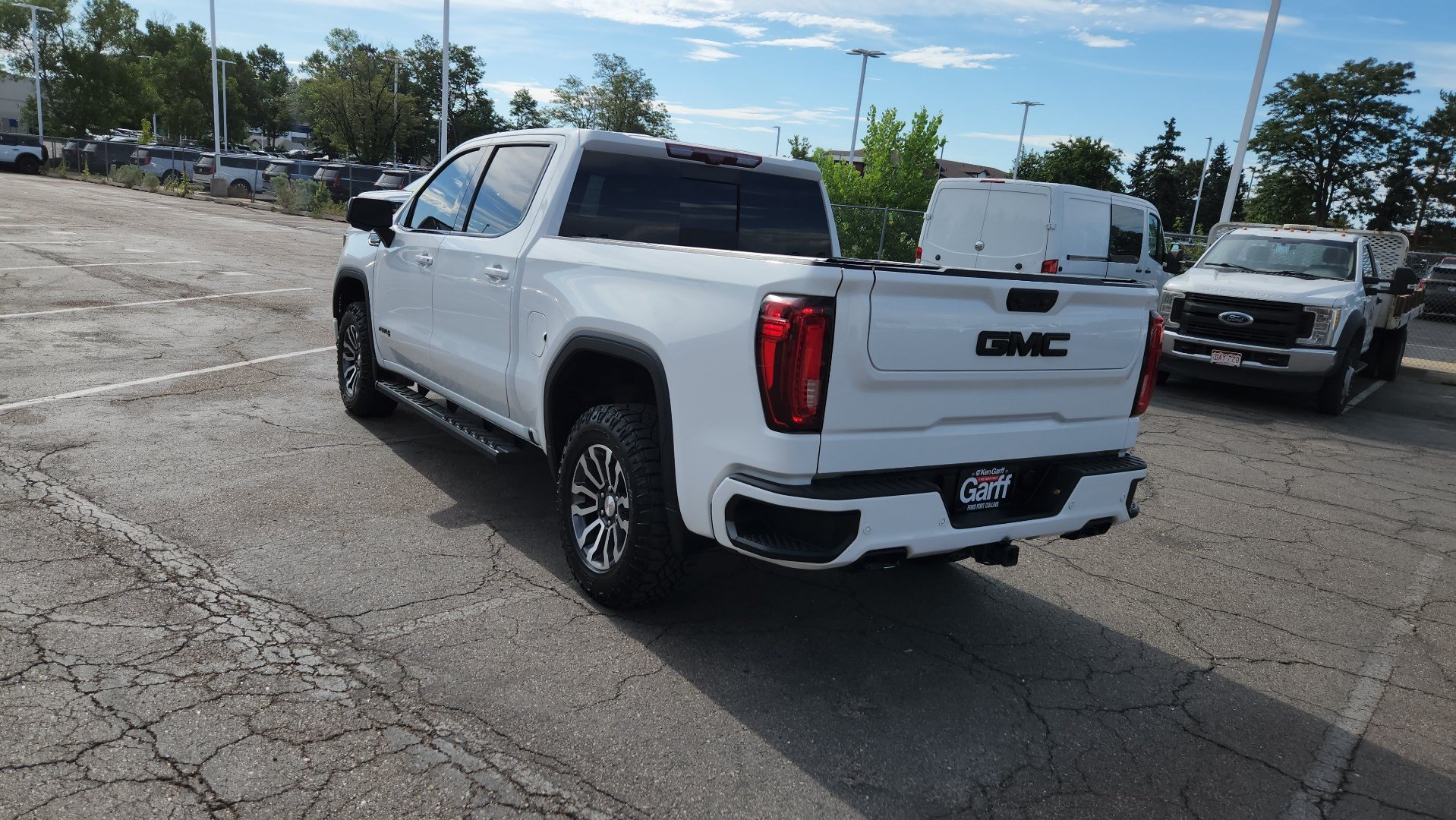 Used 2023 GMC Sierra 1500 AT4 w/ Technology Package AWD/4WD image 7