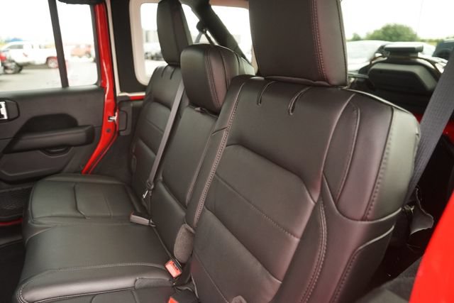 Used 2023 Jeep Wrangler Unlimited Sahara AWD/4WD image 13