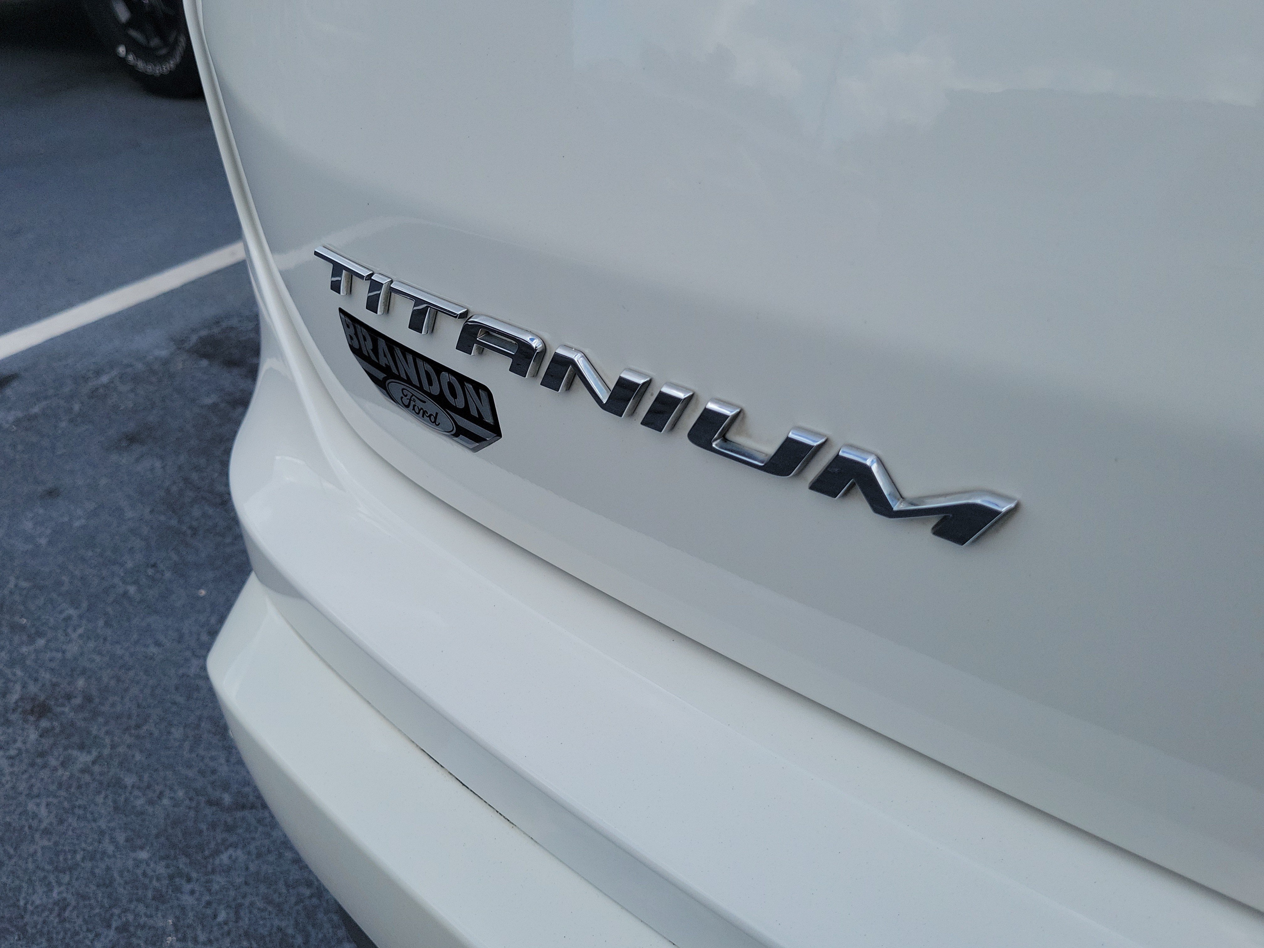 Certified 2022 Ford Edge Titanium w/ Equipment Group 301A AWD/4WD image 8