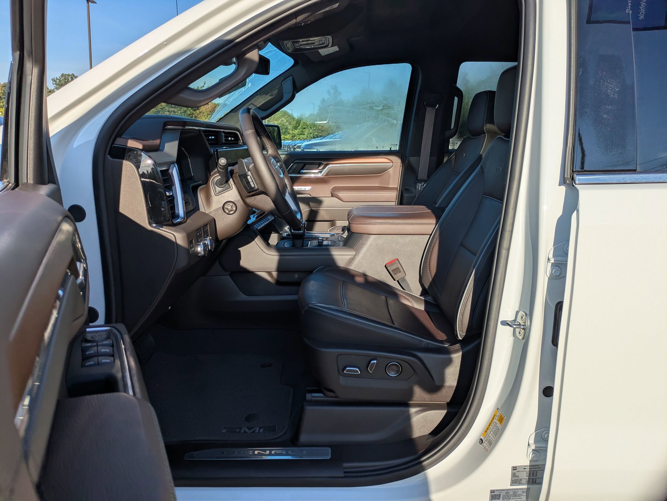 Used 2024 GMC Sierra 1500 Denali image 14